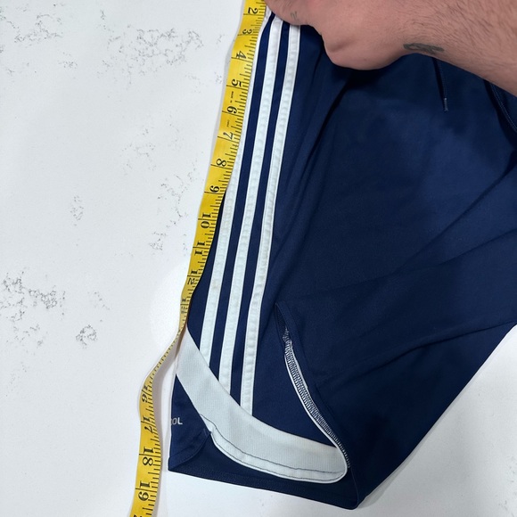 Adidas classic clima cool shorts - Picture 5 of 7